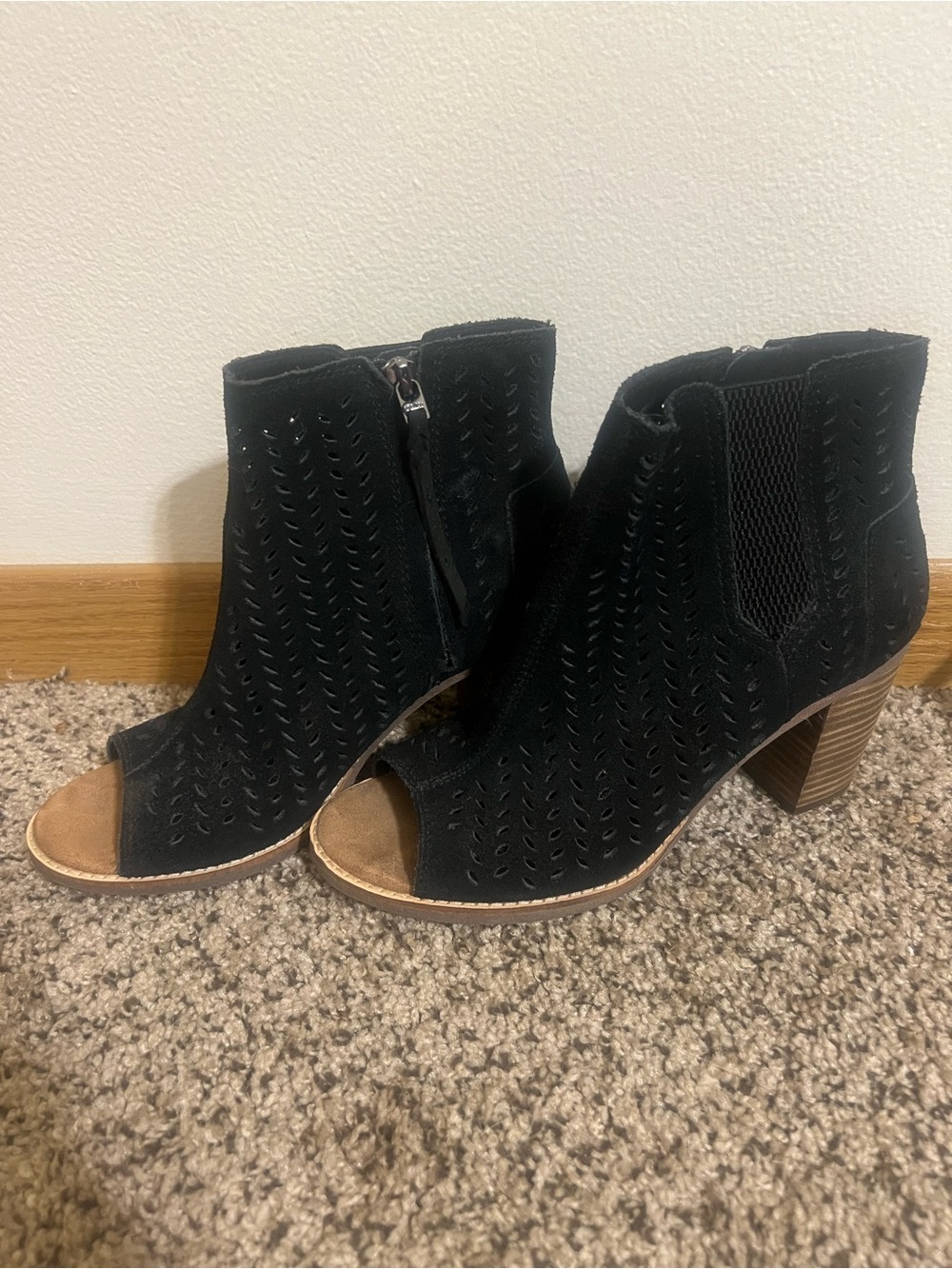 TOMS Marjoca Black Suede Heel Open Toe Bootie Womens Size 8.5